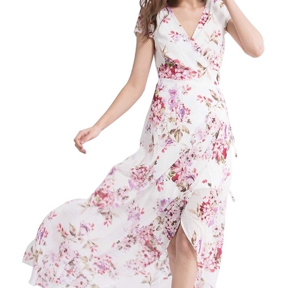 Dresses & Skirts - 3 for $25 Floral wrap dress 💐